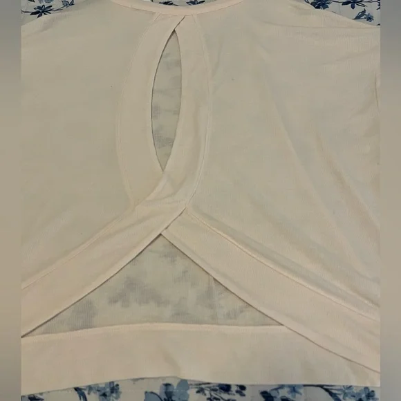 American Eagle Open Back Top. - Picture 11 of 11